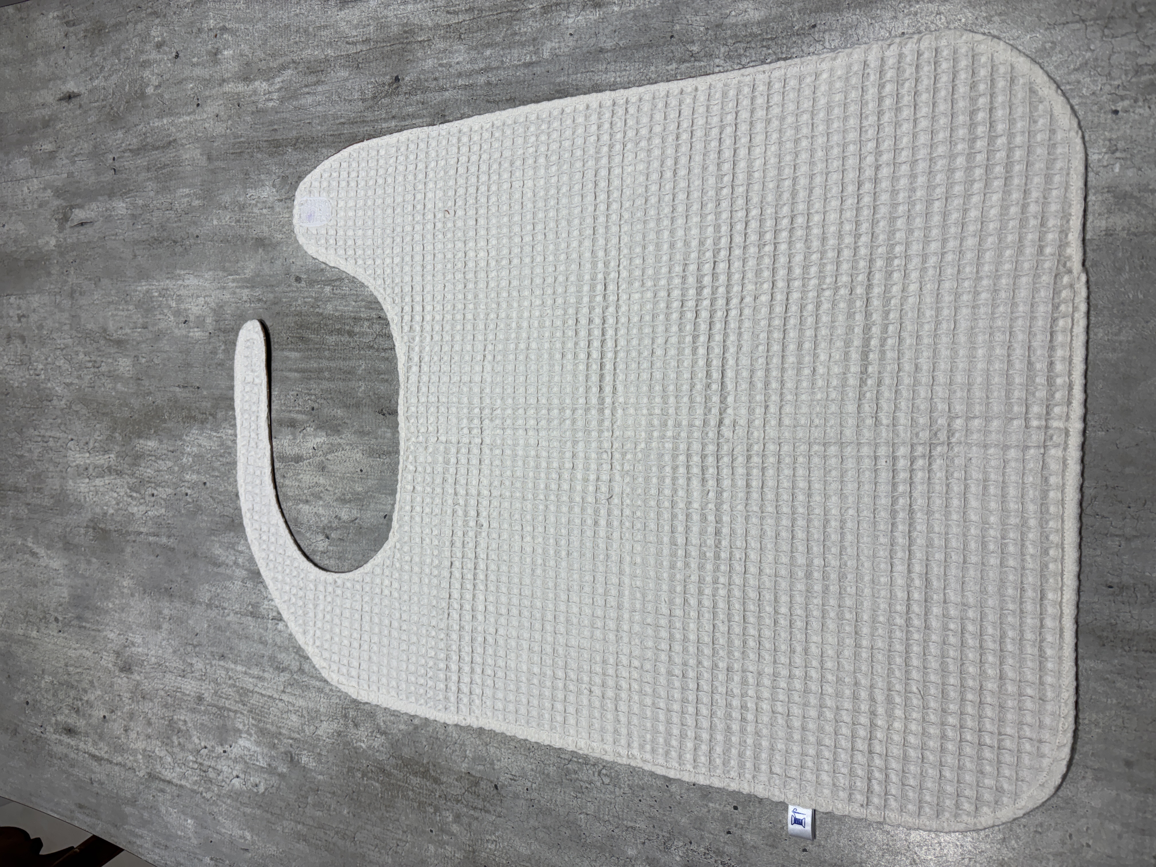 Serviette adulte (bavoir) nid d'abeille - Image 2